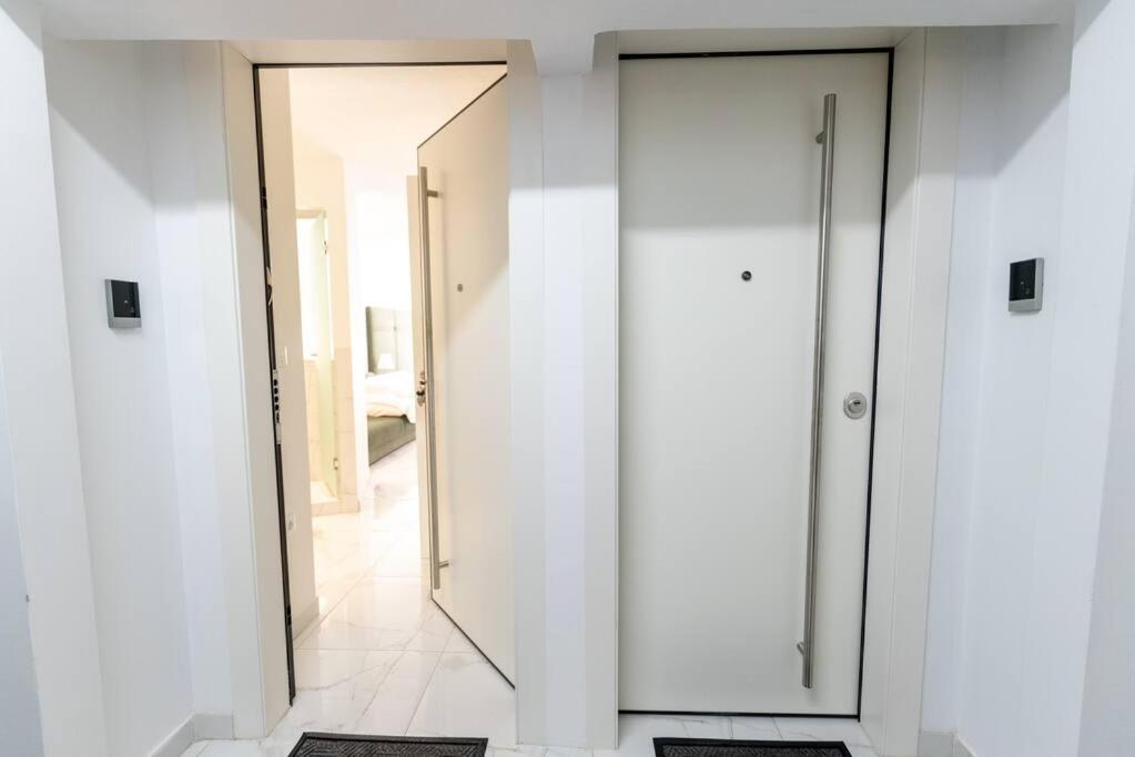 Mg Sapphire Junior Premium Suite Thessaloniki Exterior photo